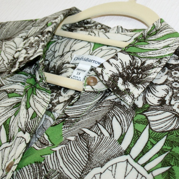 Tropical Floral Print Button Up Tee - Picture 4 of 8